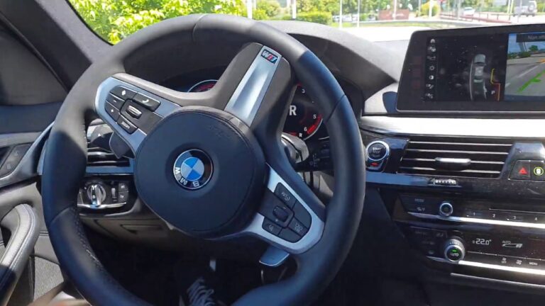 Parcheggio facilitato con BMW X5