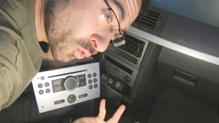 Opel Combo: Funzionalit&agrave; Bluetooth Integrata