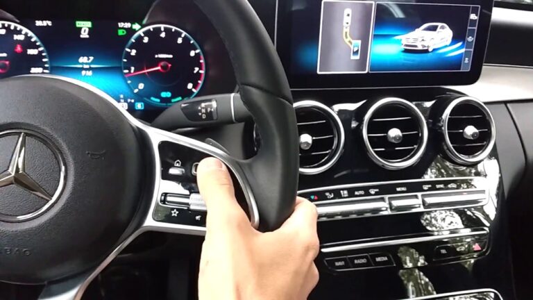 Parcheggio Semplice con la Mercedes-Benz B-Class